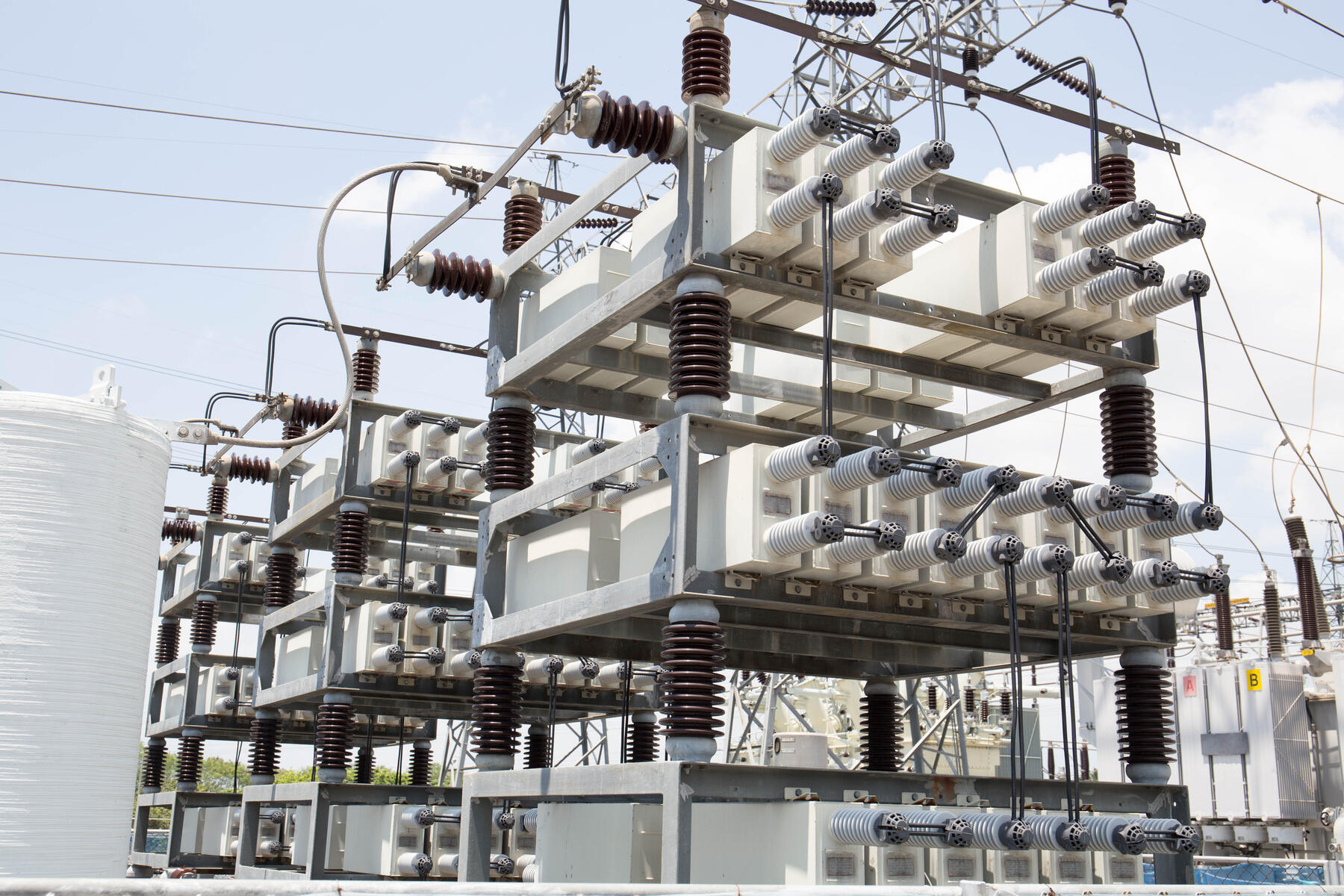 Outdoor high voltage power factor correction capacitors